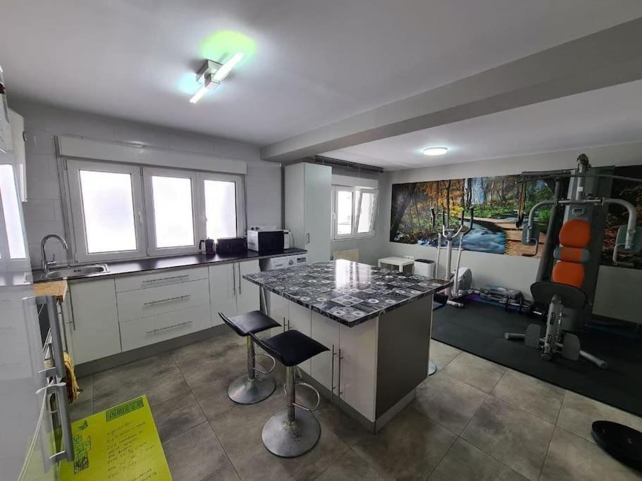 A Un Paso De La Playa, Amplio Apartamento ヒホン エクステリア 写真