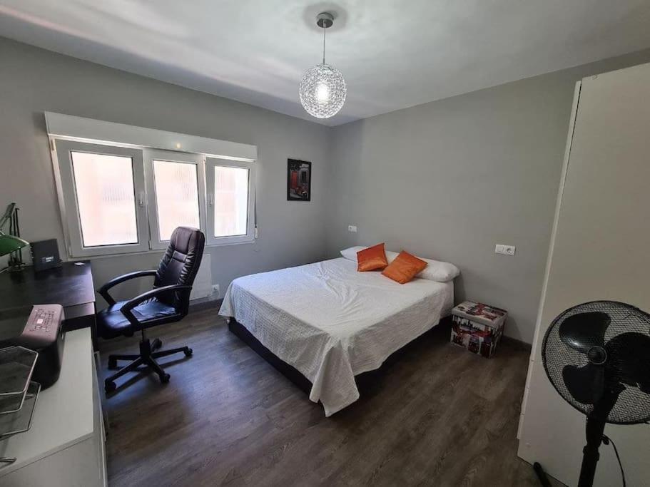 A Un Paso De La Playa, Amplio Apartamento ヒホン エクステリア 写真
